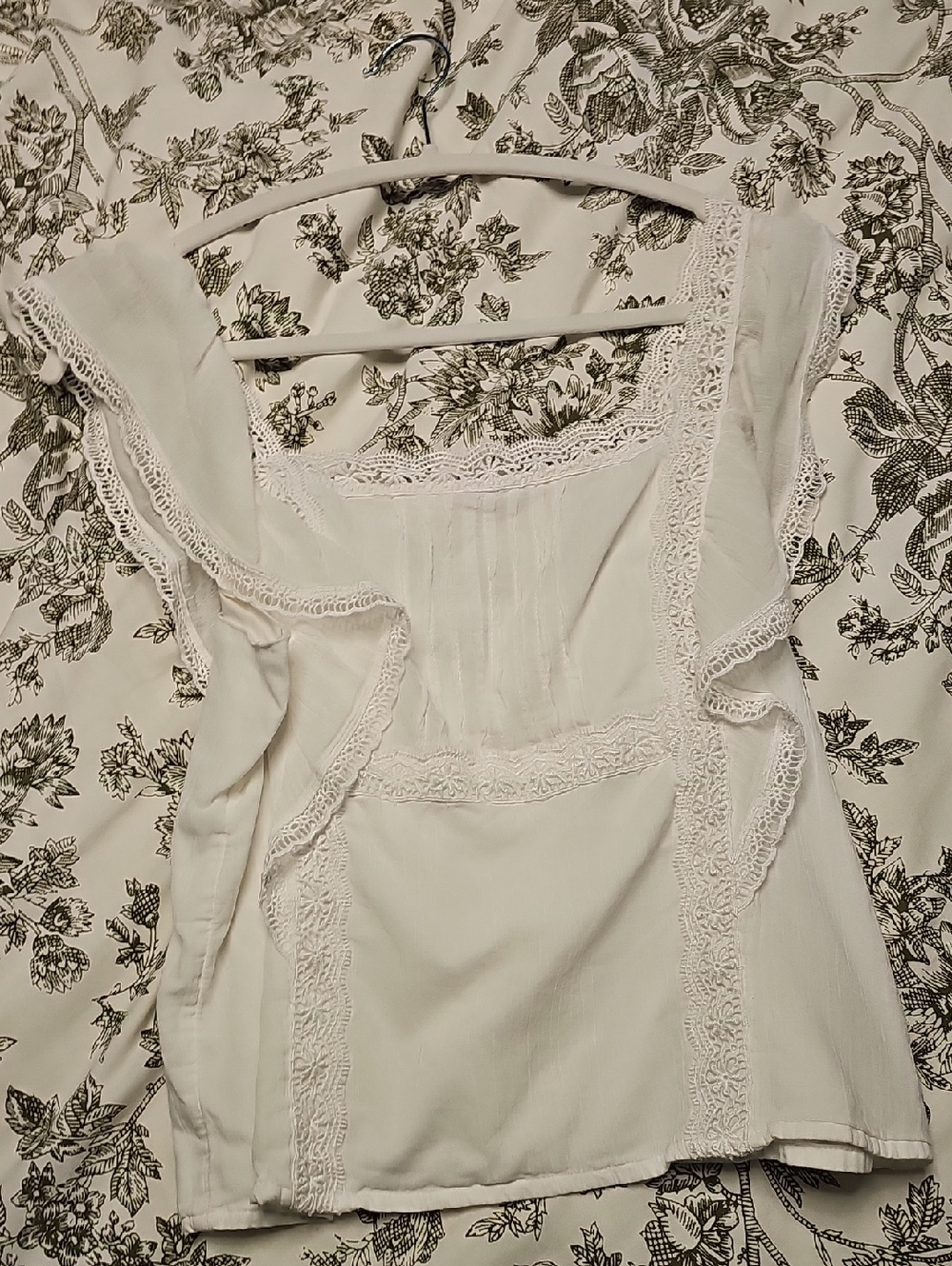White Lace-Trim Ruffle Sleeve Top
